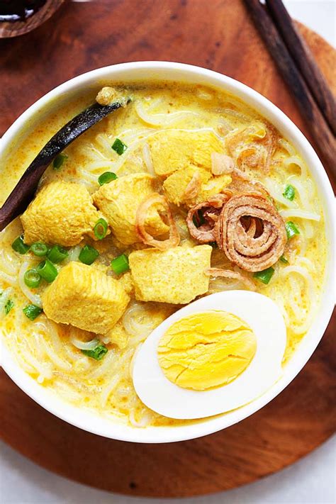 Put the soto into individual soup bowls. Soto Ayam - Malaysian-Indonesian Chicken Soup - Rasa Malaysia in 2020 | Seafood dinner recipes ...