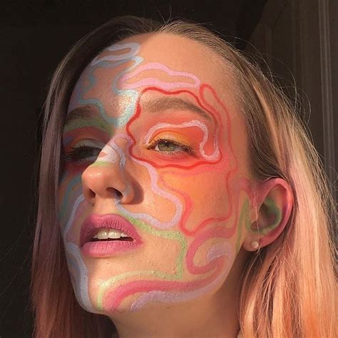 21 Abstract Makeup Looks That Are Totally Selfie Worthy Trucco