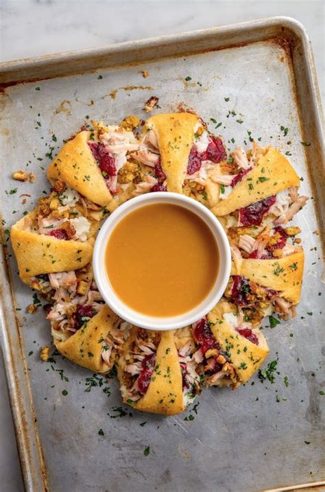 Had some stale cornbread and googled what to do with stale cornbread and this recipe popped up. 70 Amazing Things To Do With Crescent Rolls | Leftover ...