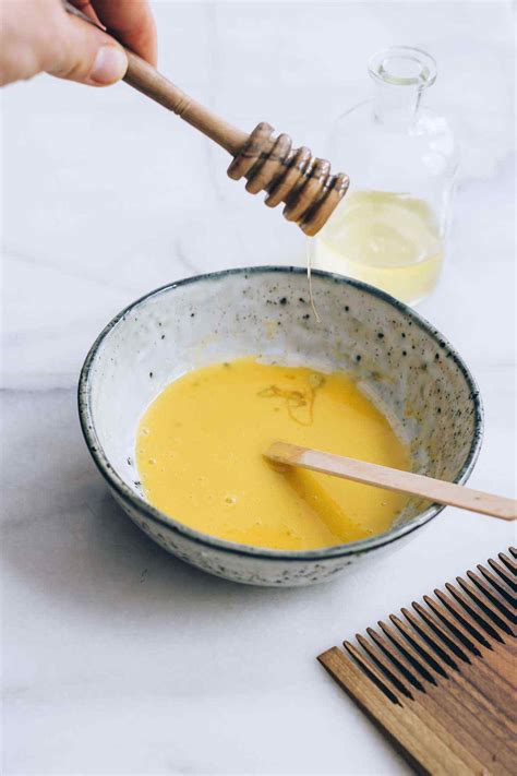 The mask maintains your hair's ph balance as well as eliminates free radicals from the scalp. Cold Pressed Olive Oil Hair Mask for a Quick Hair Fix ...