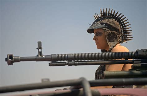 März verlängert werden, heißt es in einem entwurf für die beratungen am mittwoch, der einen. Die Teilnehmer des „Wasteland Weekend" in Kalifornien ...