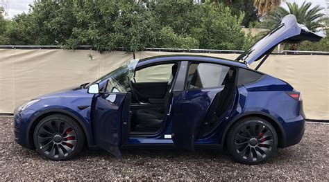 Tesla model y has 28,276 members. Tesla Model Y: Νέες φωτογραφίες αποκαλύπτουν το εσωτερικό ...