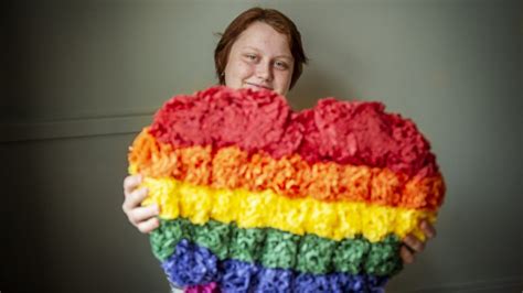 Amanda 15 Fixar Prideparad I Nyköping I Sommar
