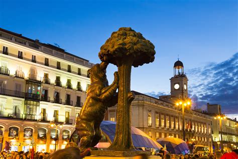 28 Of The Most Fascinating Public Sculptures Public Sculpture Madrid