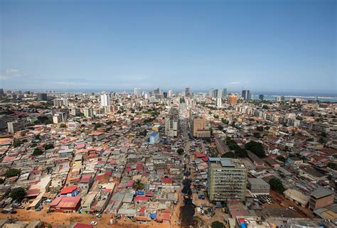 Galeria De Angola Informal Um Olhar Sobre Os Musseques De Luanda 19