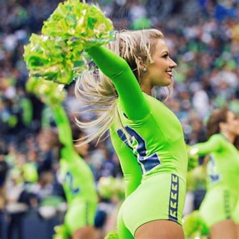 pin by eric dyar on sports cheerleading outfits professional cheerleaders nfl cheerleaders