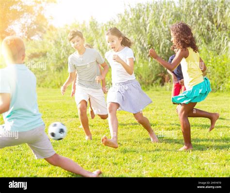 Russian Boys Football Hi Res Stock Photography And Images Alamy
