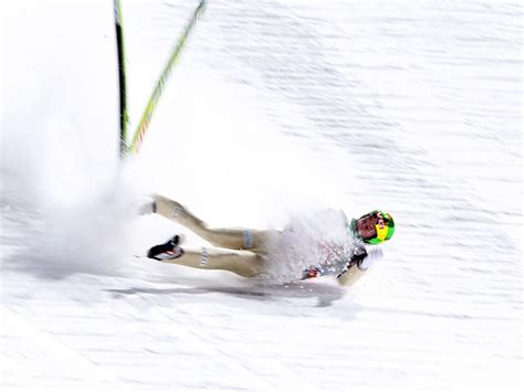 Skispringen olympiasieger morgenstern schwer gestürzt. Skispringen Berkutschi.com - Offiziell bestätigt: Hilde brach sich Rückenwirbel