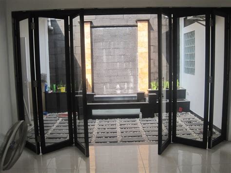 Teras depan cocok dipadukan dengan taman depan yang minimalis simak beberapa desain rekomendasi taman depan dari 20 model taman depan rumah yang sejuk bikin 60 model teras rumah minimalis cantik sederhana. Desain Pagar Minimalis Lipat - Desain Terbaru Rumah Modern ...