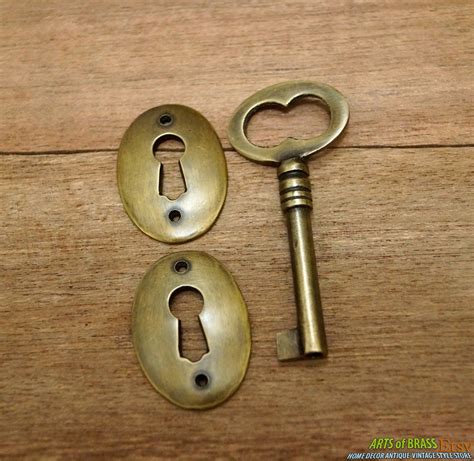 Set Antique Key Lock And Skeleton Keys With Retro Round