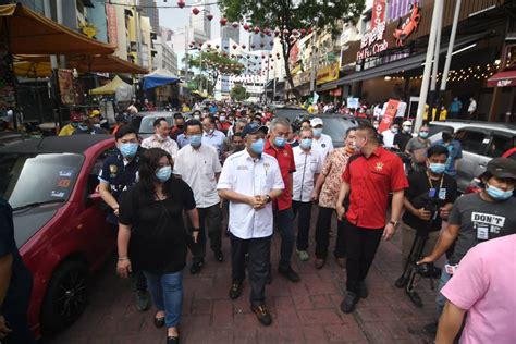 Ketua penerangan umno, tan sri annuar musa mengakui tidak mudah bagi seseorang pemimpin itu untuk menguruskan. 5,000 CCTV akan dipasang untuk menjadikan Kuala Lumpur ...