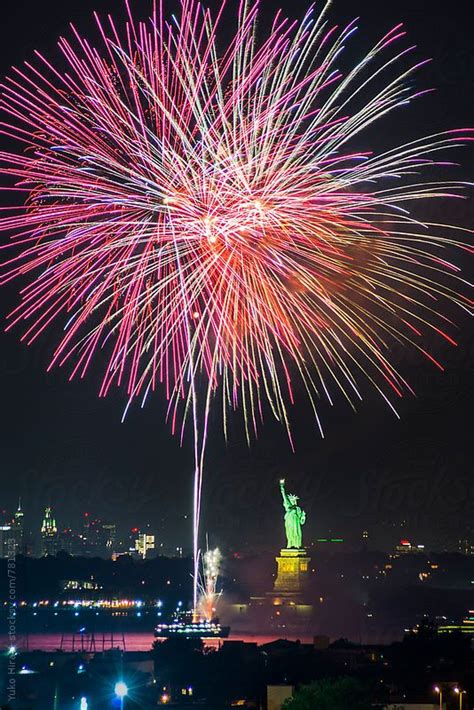 Celebration Fireworks With The Statue Of Liberty In New York By Yuko