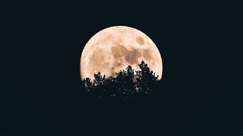 La luna piena di maggio è il secondo dei due giganti del 2021, con l'evento precedente ad aprile su cieli ampiamente nuvolosi nel regno unito. Luna Piena 8 aprile 2020 in Bilancia: scontri e litigi