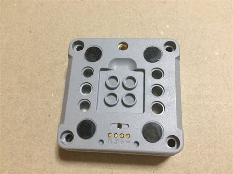 This instructables show how to use m5cam and m5stack to make a wireless camera and monitor. M5Stack と LEGO クリエイター 探査ロボットを合体してみた。 - Togetter