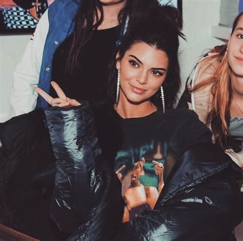 Kendall Jenner Runs The Risk Of A Wardrobe Malfunction With Sister Kylie Artofit