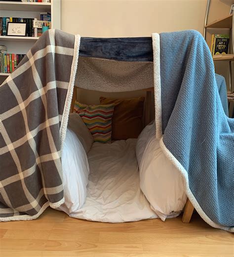 How To Make A Pillow Fort — Julias Bookcase