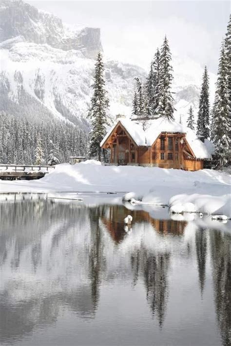 Emerald Lake Lodge In Canadian Rocky Mountain Most