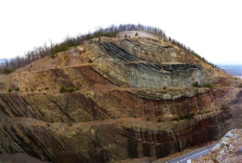 10 Amazing Geological Folds You Should See Geology Geology Rocks