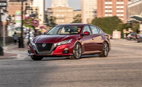 The good nissan gives the 2019 altima a more attractive design, slightly tighter handling, a trick turbocharged engine and updated cabin technology. Nissan Altima 2018 Sport Mode - automotive wallpaper