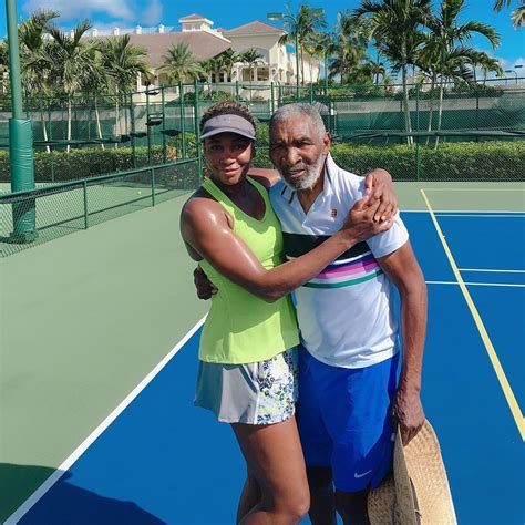 venus williams shares photo with her and serena s dad ‘he never misses a home practice