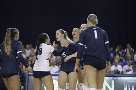No Byu Womens Volleyball Completes Undefeated Week News Sports
