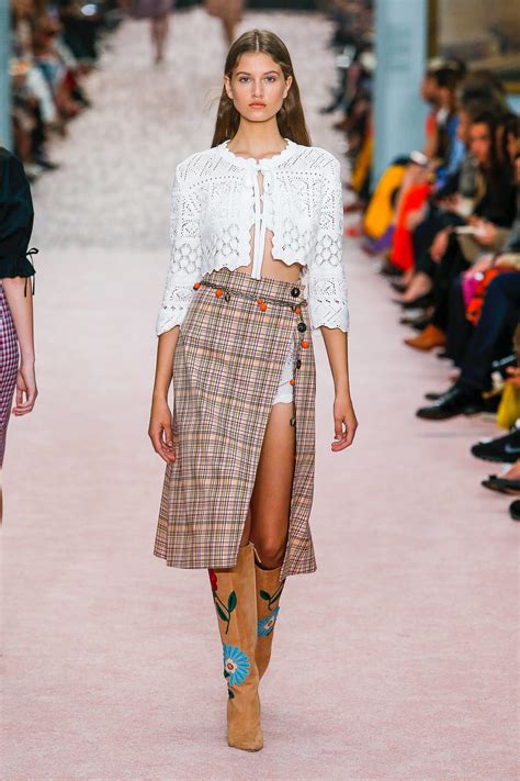 Carolina Herrera Spring 2019 Ready To Wear Fashion Show Fashion New