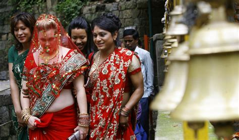 Us Women Marry In Nepal S First Public Lesbian Wedding The World From Prx
