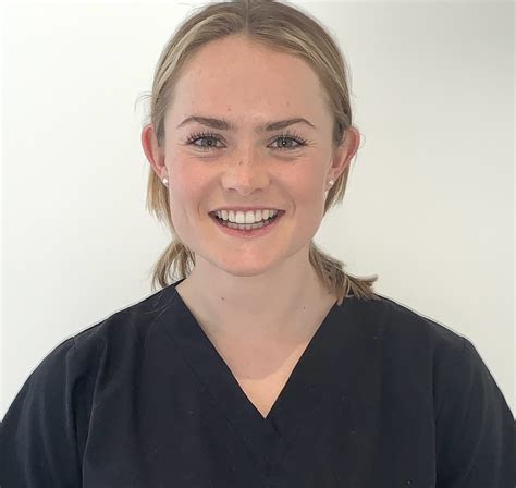 Dr Molly Long The Courtyard Dental Care Dentist In Danescourt Cardiff