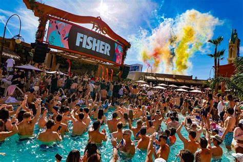 The Guide To Vegas Pool Parties Updated Vegas Good Life