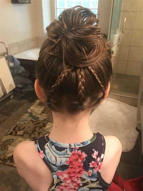 Easy Little Girl Hairstyle Bun With Braids