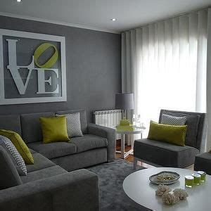 Grey fireplace in red living room wall design. living room - Blanco Interiores | Living room green, Living room grey, Living room color