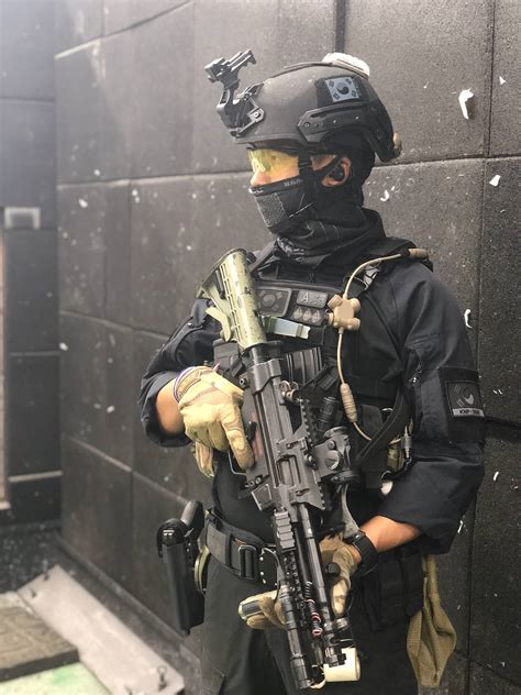 South Korean Police Special Operations Unit Sou Member 3024 X 4023