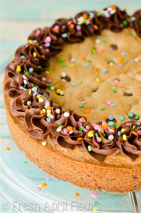 How to make a chocolate drip cake. Chocolate Chip Cookie Cake with Chocolate Fudge Frosting