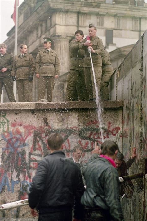 42 Inspiring Pictures From The Fall Of The Berlin Wall Berlin Wall