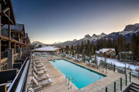 9 Best Hotels With Outdoor Hot Tubs In Canmore Canada Trip101