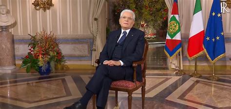Sergio mattarella durante il discorso di fine anno. Sergio Mattarella invoca coesione nel discorso di fine ...