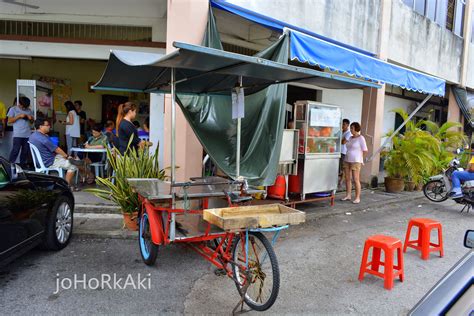Located in the state of johor, batu pahat is a small city that offers a nice place to recuperate while traveling through this region. Batu Pahat Johor 1-Day Food Trail 柔佛峇株巴辖一天美食之旅 |Johor Kaki ...