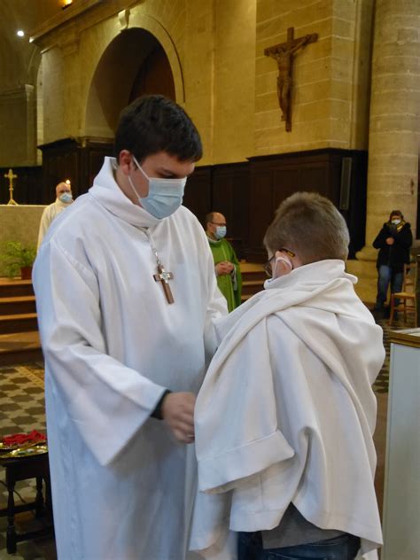 Des Aubes Et Des Croix Pour Les Servants Dautel Leglise Catholique