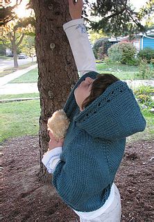 With minimal sewing or diy skills, you can jazz up your autumnal clothes sooner than you think! Ravelry: Sweet B's Poncho pattern by Rachel Dickman