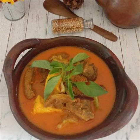Resep cara memasak gulai kambing yang enak, empuk dan gak bau. Resep Gulai Kambing dari iffah foodies | Yummy.co.id