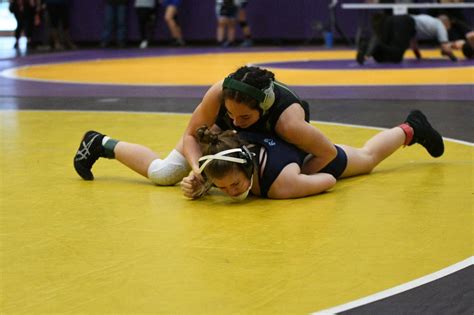Bricenos Win Leads Lion Girls Wrestling At Puyallup Invite Sports