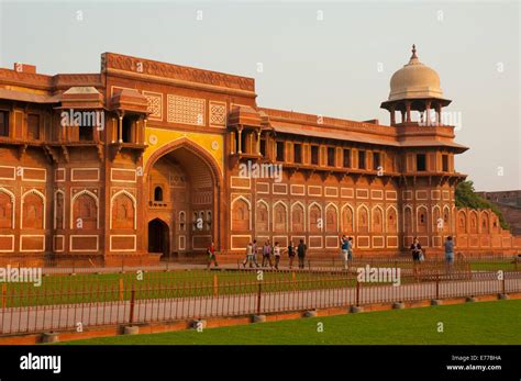 Jahangiri Mahal Agra Fort Agra Uttar Pradesh India Stock Photo Alamy