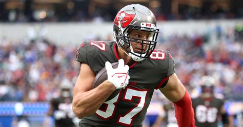 Rob Gronkowski Injury Update Bucs Te Out For Week 4 Vs Patriots