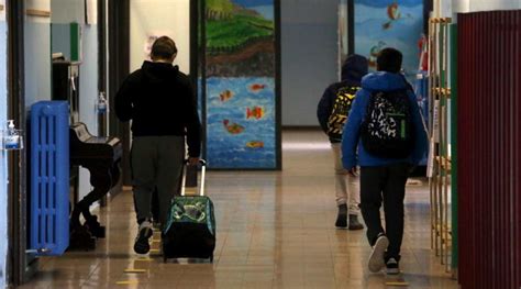 Sciopero scuola 7 e 8 gennaio 2019, giustificazione obbligatoria in caso di assenza. Scuola, in Campania ritorno graduale in presenza dall'11 ...