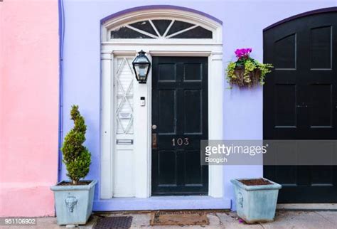 Rainbow Row Charleston Photos And Premium High Res Pictures Getty Images