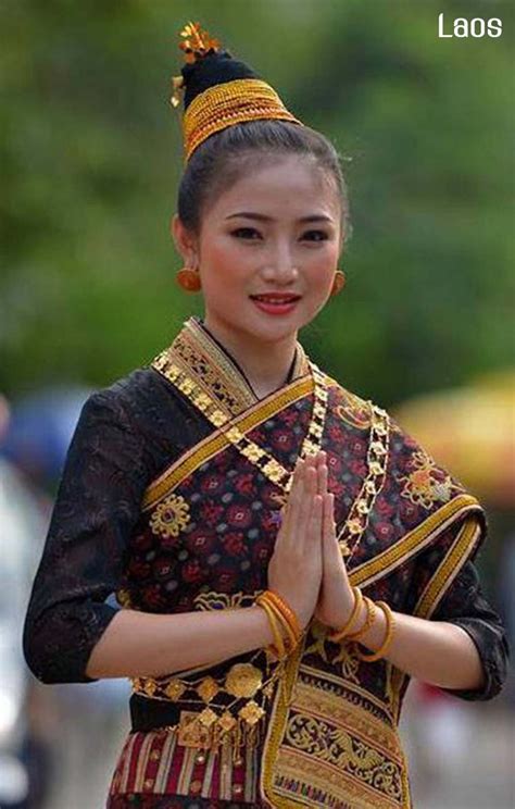 Laos 🇱🇦 ລາວ Lao Traditional Dress In 2021 Traditional Dresses Laos Clothing Fashion