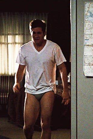 Problems All Guys With Big Bulges Can Relate To Jake Gyllenhaal Body Jake Gyllenhaal