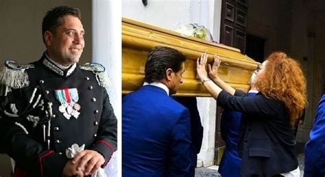 Check spelling or type a new query. Carabiniere ucciso, le lacrime della moglie alla camera ...