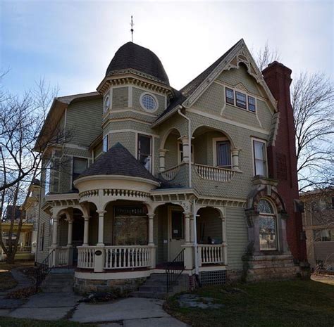 The Linsay House Located In Iowa City Iowa And Built In 1893 R
