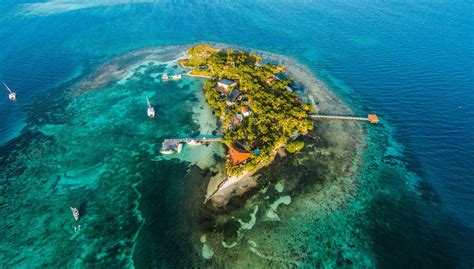 Hatchet Caye Could Be Your Very Own Private Island In Belize Belize All Inclusive Belize